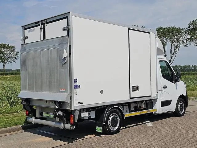 RENAULT MASTER 2.3 koelwagen laadklep!