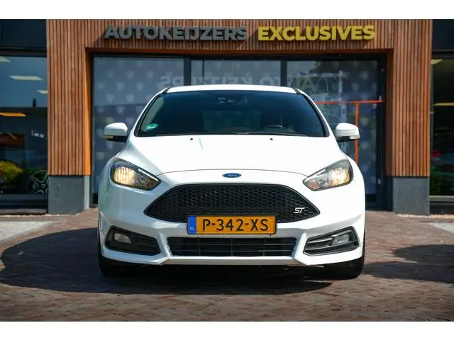 Ford Focus 2.0 ST-3 250 pk Keyless Stuurverw. Cruise Clima 18''LM