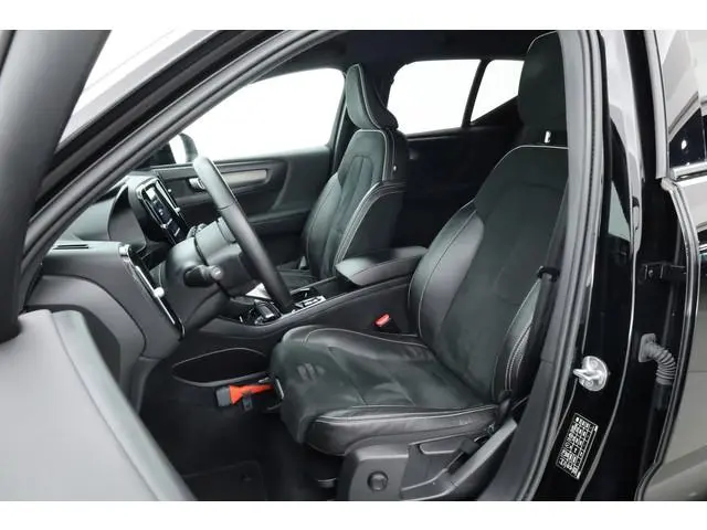 Volvo XC40 1.5 T4 Recharge R design | Adapt. Cruise | Navi | Stoel-Stuurverw. | Camera | CarPlay