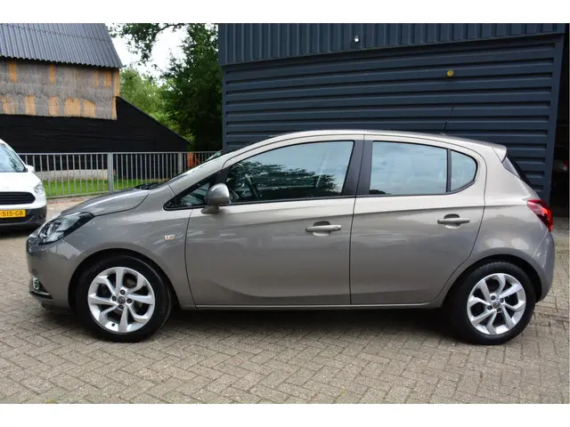 Opel Corsa 1.4 Color Edition Cruise Control Airco Trekhaak