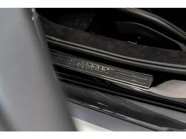 Ferrari 296