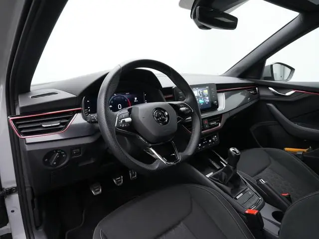 Skoda Kamiq 1.0 TSI 110 pk Ambition | Carplay | Virtual Cockpit | Parkeersensoren achter | Keyless E...