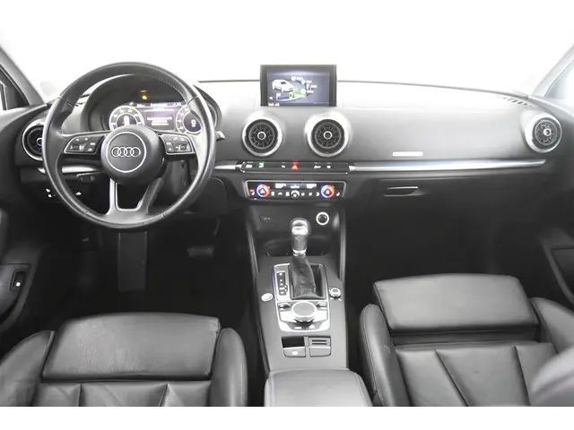 Audi A3 Sportback 40 TFSI e Advance *1ste Eigenaar*Leer*Stoelverwarming*Navigatie*
