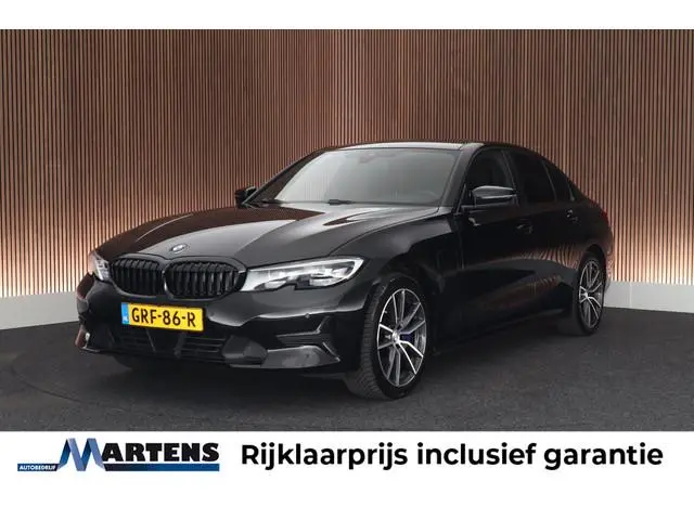 BMW 3-serie 330e 292pk LED Navigatie PDC