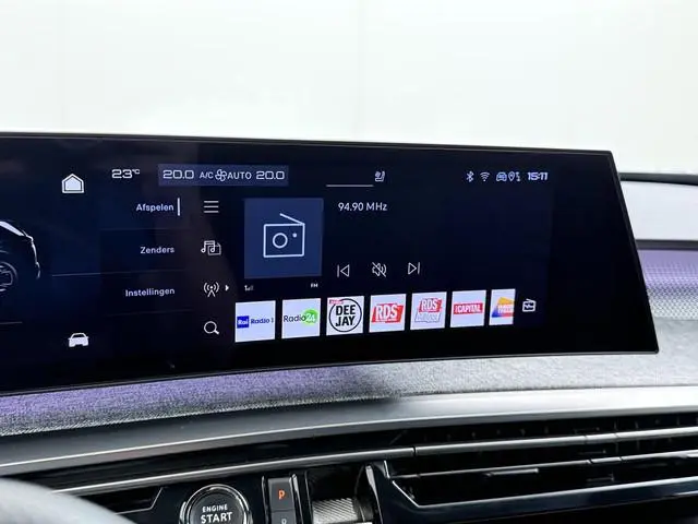 Peugeot e-5008
