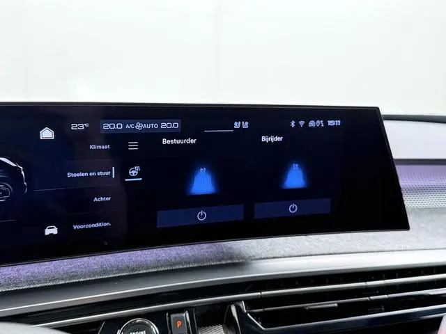 Peugeot e-5008