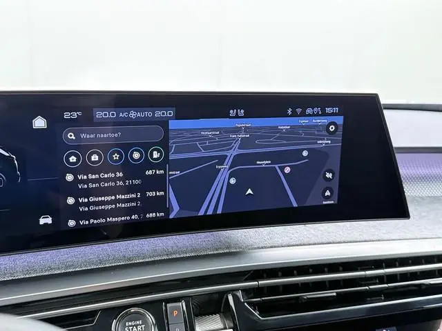 Peugeot e-5008