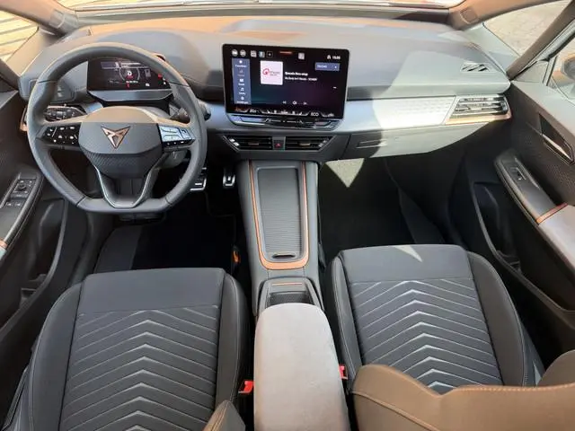 CUPRA Born Essential Limited 63 kWh SOH 99.8 % Led Matrix / Adpt Cruise / Winterpack /