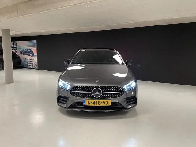 Mercedes-Benz A-klasse 180 AMG | Panoramadak | Sfeerverlichting | Stoelverwarming