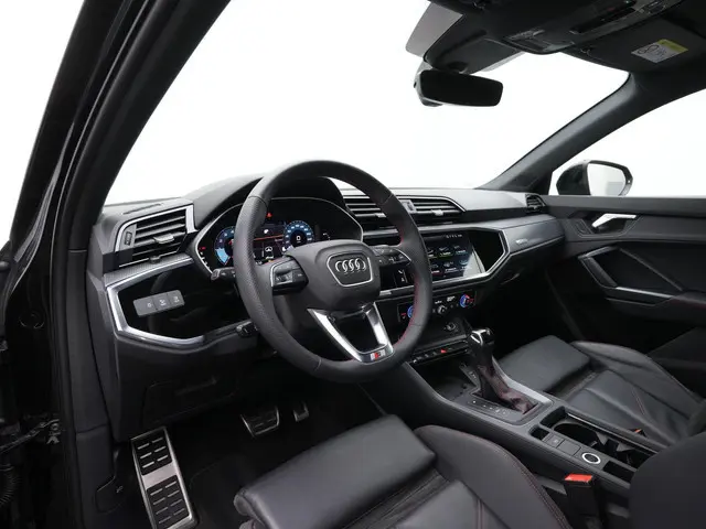 Audi Q3 Sportback 35 TFSI 150 pk S-tronic S-Line | Panoramadak | Leder | Elektrische stoelen | Achte...
