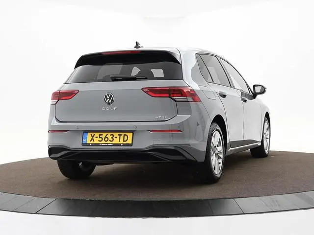 Volkswagen Golf 1.0 eTSI 110pk DSG Life · Camera · Apple/Android Car Play · Navigatie · P-Sensoren ·...