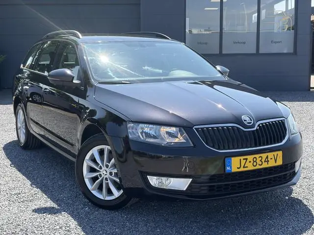 Skoda Octavia 1.0 TSI Greentech Ambition Business 2e Eigenaar,Draadloos oplader,Navi,Clima,Cruise,11...