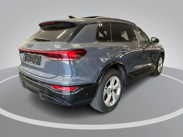 Audi Q6 e-tron edition 83 kWh 252pk · SOH 96,3% · Panoramadak · 360 Camera · Inklap. Trekhaak ·  Luc...