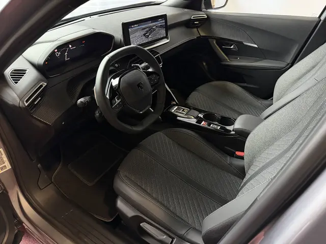Peugeot 2008 1.2 HYBRID 145e ALLURE CARPLAY I-COCKPIT NAVI CAMERA ADAP.CRUISE ✅Top Auto's Wijchen ,...
