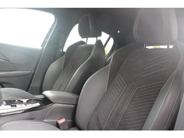 Peugeot 208 1.2 Hybrid 145PK AUTOMAAT GT PACK | ELEKTRISCH BEDIENBARE BESTUURDERSSTOEL MET MASSAGE F...