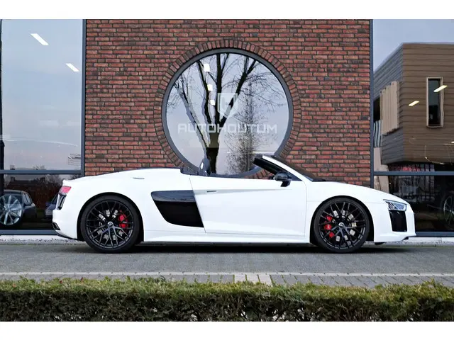 Audi R8