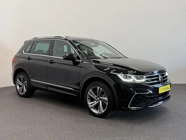 Volkswagen Tiguan 1.4 TSI eHybrid R-Line Business+ Automaat Trekhaak Panoramadak Navigatie IQ Light...