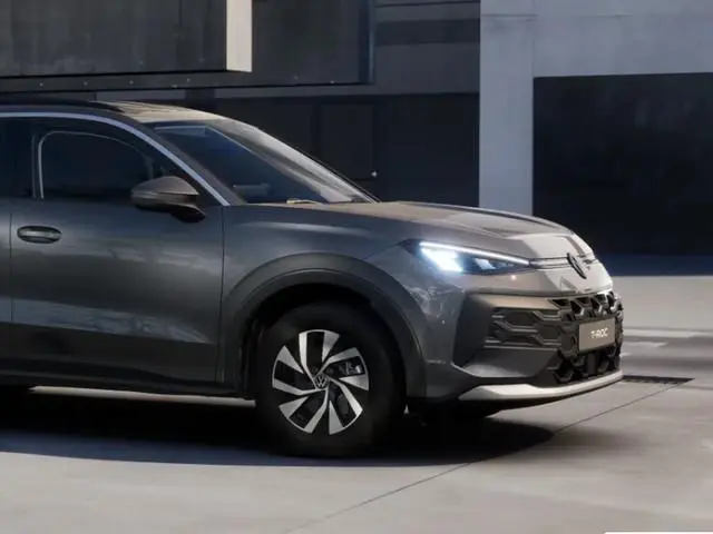 Volkswagen T-Roc Limited Edition 1.5 eTSI 116 PK 7 versn. DSG · Comfort Pakket · Prijs is inclusief...