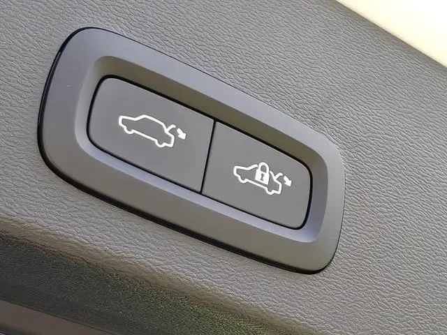 Volvo EX40
