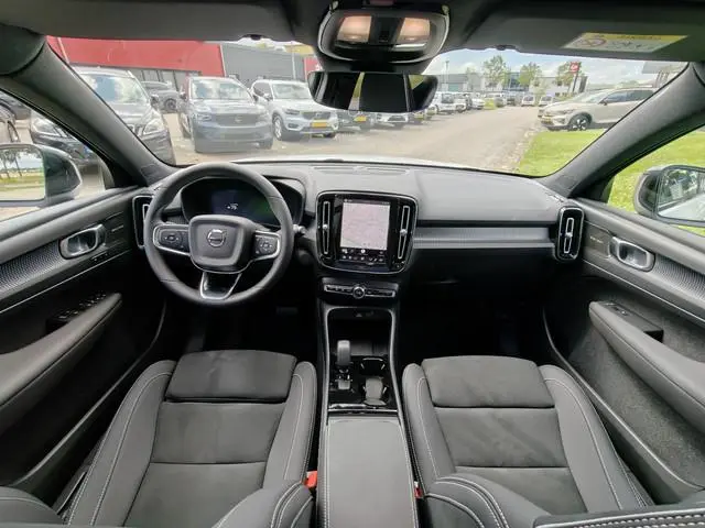 Volvo EX40