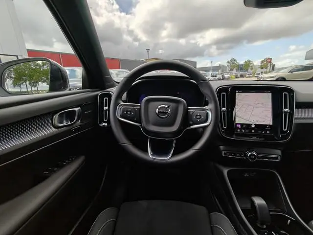 Volvo EX40