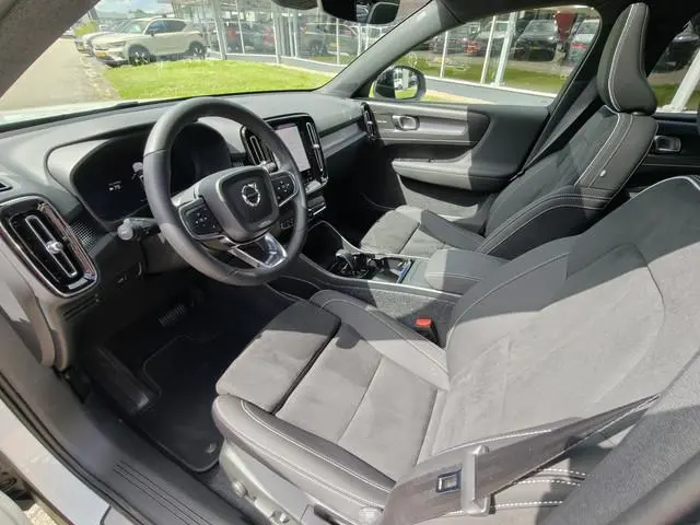 Volvo EX40