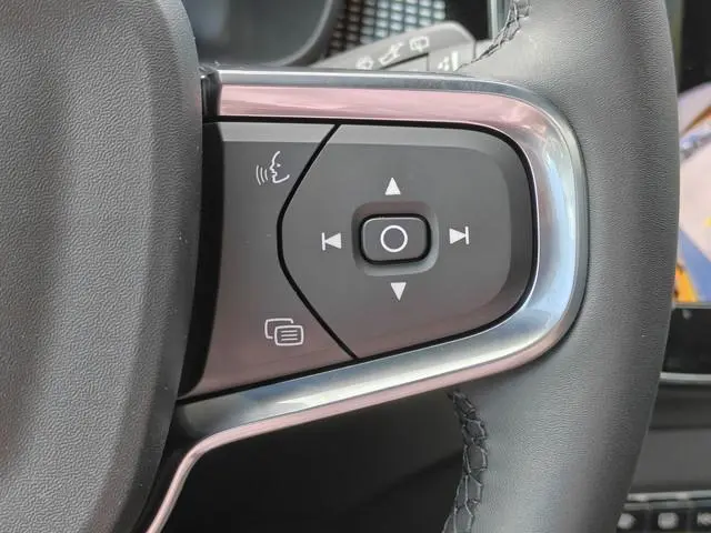 Volvo EX40