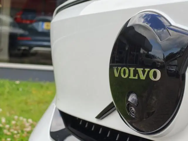 Volvo EX40