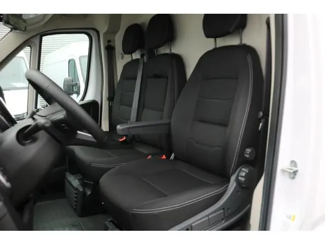 Citroën Jumper 2.2 BlueHDi 140 S&S L2 H2 3.5t Automaat (wordt verwacht)