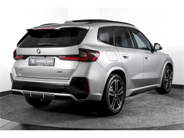 BMW X1 xDrive25e 245 PK | M-Sport | Premium Pack | S/K-Panodak | Dig. Cockpit | Cruise | Stoelverw....