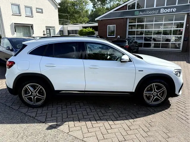 Mercedes-Benz GLA-klasse 250 e Business Solution AMG Limited Panoramadak, Camera, 19''Lmv
