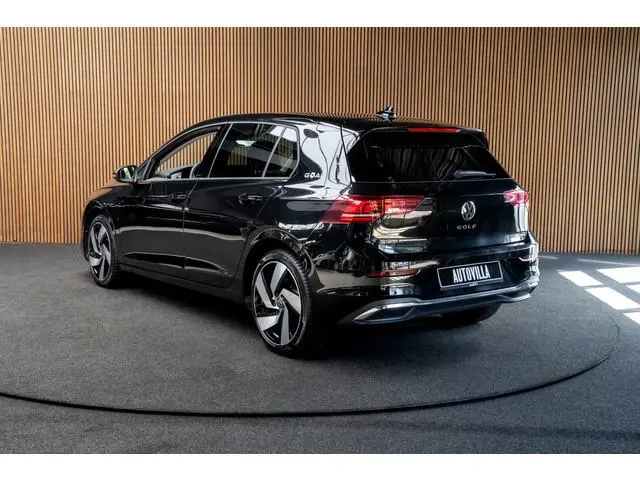 Volkswagen Golf 8.5 1.5 eTSI Leer ACC Navi Climate 3-zone PDC LM velgen Stuurverwarming Stoelverwarm...