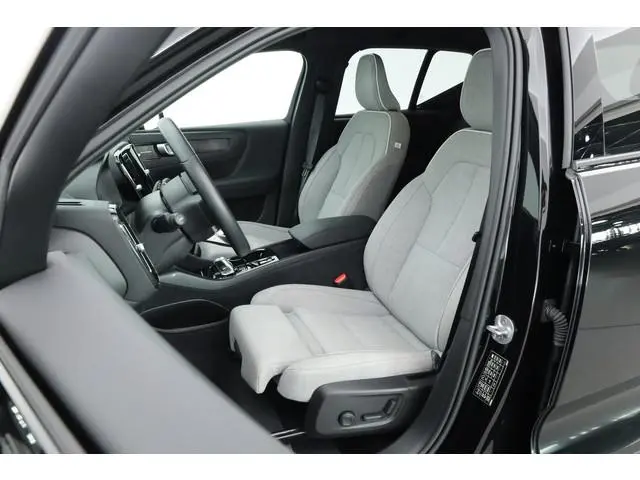 Volvo XC40 1.5 T5 Plug-in hybrid Plus Dark | Rijklaar! | Adapt. Cruise | Harman Kardon | Stoel- Stuu...