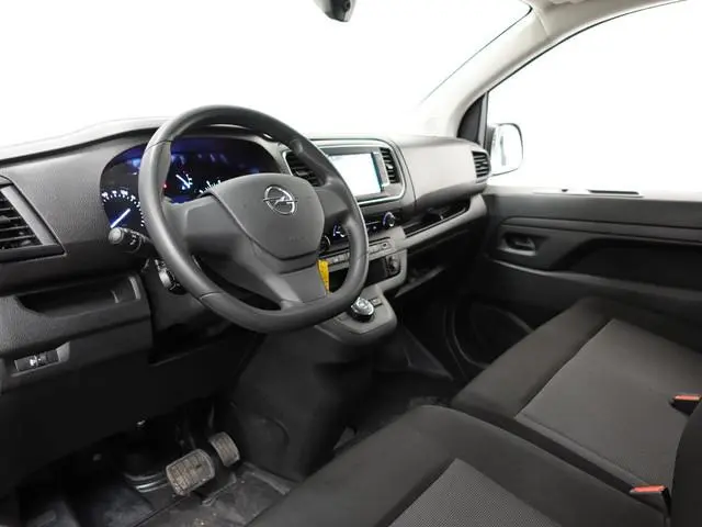 Opel Vivaro 2.0 145PK L2 Automaat Carplay Navigatie Trekhaak Cruise Control Airco