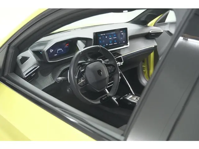 Peugeot 208 1.2 Hybrid 136 e-DCS6 GT | Camera | Apple Carplay | Parkeersensoren