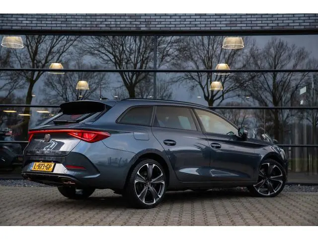 CUPRA Leon Sportstourer 1.4 e-Hybrid VZ Business , Trekhaak, Adap. cruise, NL-Auto