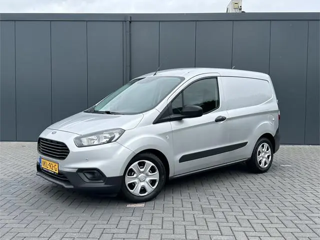Ford Transit Courier 1.5 TDCI / 1e EIGENAAR / 21.248 KM ! / AIRCO / STOELVERWARMING / PDC / NAVIGATI...