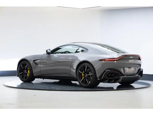 Aston Martin V8 Vantage
