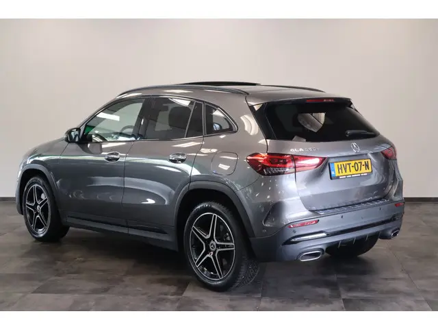 Mercedes-Benz GLA-klasse 250 e Business Solution AMG Limited Panoramadak LED CC Lane Assist ! 2e Paa...