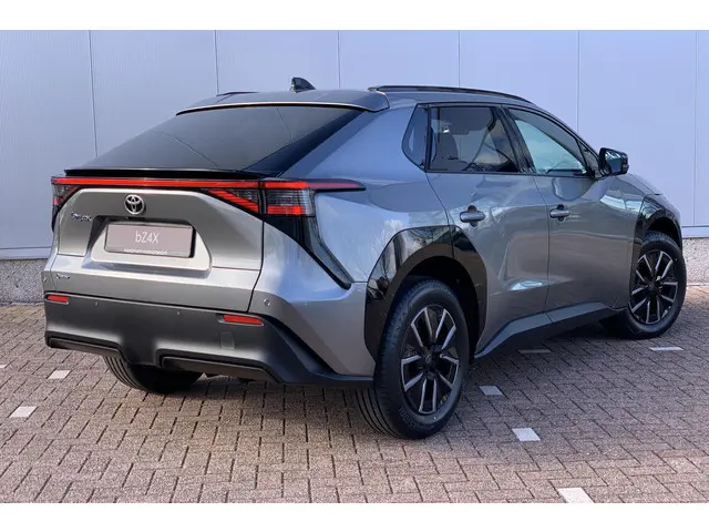 Toyota bZ4X Dynamic 73 kWh | 360 Camera | Apple Carplay | Keyless | Stoel- en Stuurverwarming | Elek...