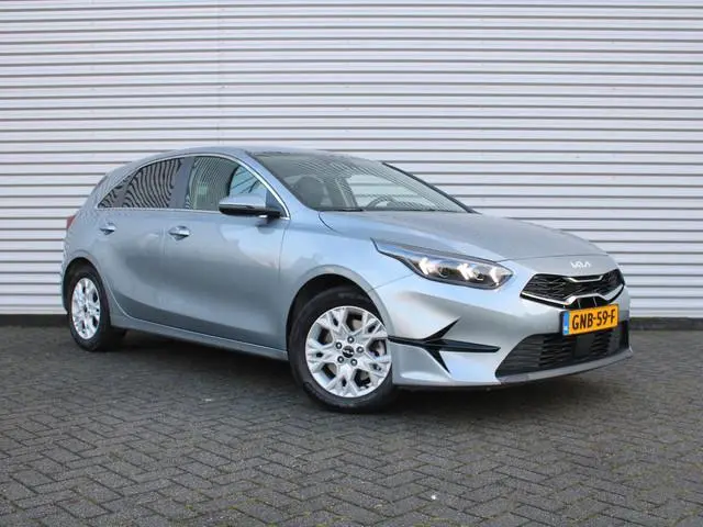 Kia Ceed 1.0 T-GDi DynamicPlusLine | Stuur-/stoelverwarming | Camera | Draadloos laden | LED | Dodeh...