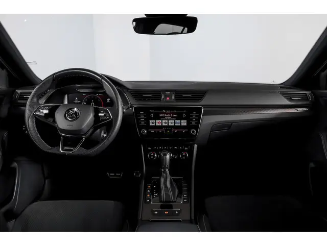 ŠKODA Superb Combi 1.4 TSI iV Sportline Business | Dig. Cockpit | Cruise | Stoel-+Stuurverw. PDC | C...