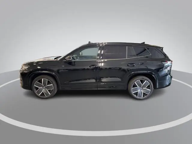 Volkswagen Tayron 1.5 272pk DSG eHybrid R-Line Edition · Panoramadak · 360 Camera · Wegklapbare Trek...