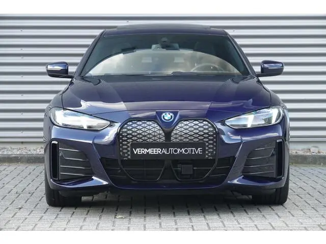 BMW i4 eDrive40 M Sport Edition 84 kWh Comfort Pack | Trekhaak | Schuifdak |
