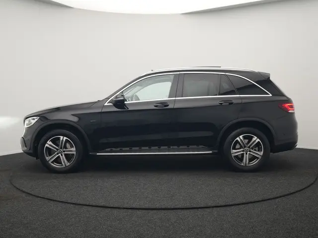 Mercedes-Benz GLC-klasse 300e 4MATIC Premium Plug In Hybrid 320pk Dealer O.H. PHEV | Trekhaak Af Fab...