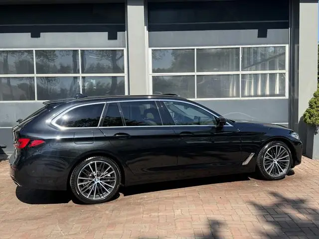 BMW 5-serie Touring 520i High Executive | Pano | Leder |  04-2021 98.473 KM