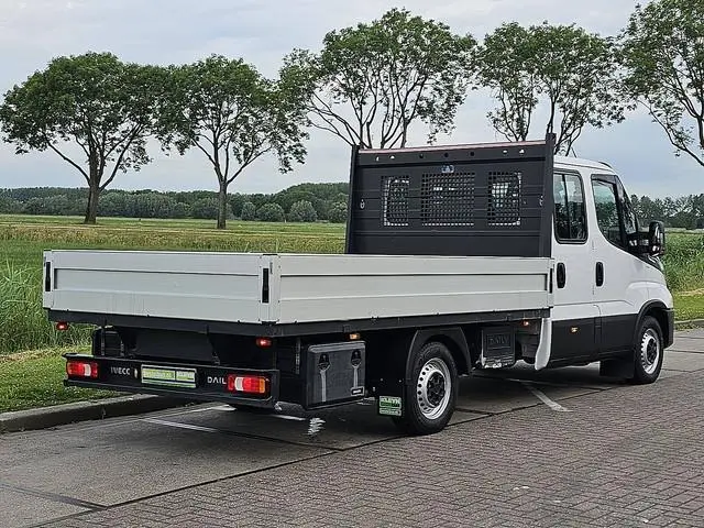 IVECO DAILY 35S18 dc open laadbak 3.0l