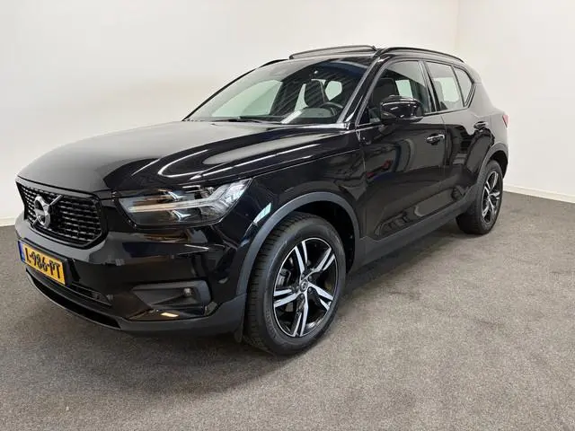 Volvo XC40 T3 163pk AUT8 R-Design/ Trekhaak 1600kg/ Pano dak/ 360 Camera/ Stoel &Stuurver./ Harman K...