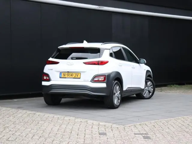 Hyundai Kona EV Fashion 64 kWh | SOH 93,4% | 3 FASE | FACE-LIFT | CAMERA | HEAD-UP | KRELL AUDIO | A...