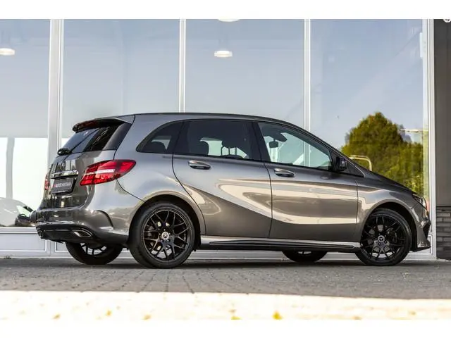 Mercedes-Benz B-klasse 200 Prestige AMG | Pano | Leder | Camera